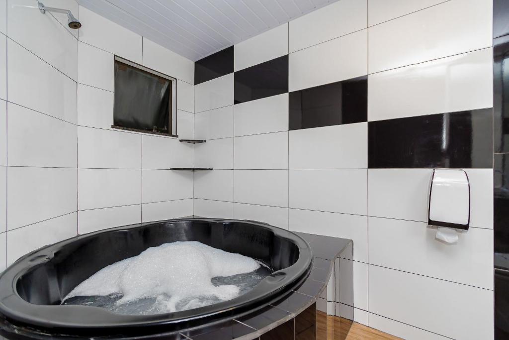 Drops Express Motel Curitiba com Jacuzzi
