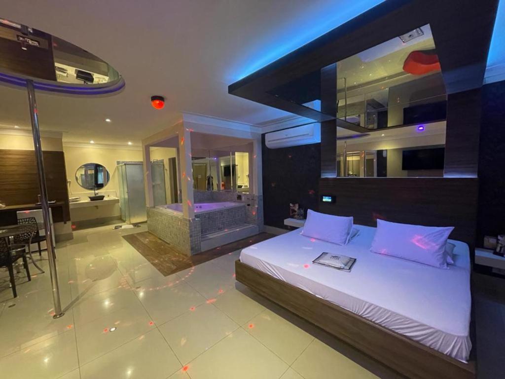 Eros Motel Cuiabá com Jacuzzi