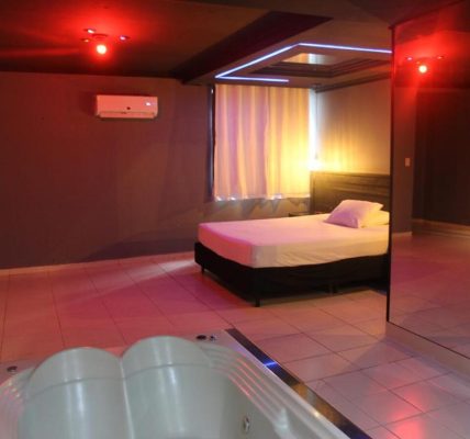 Gran Motel Taguatinga com Hidro no Quarto