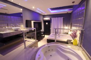 Quarto com Banheira de Hidro Cotia Motel Happy Night (Adults Only)