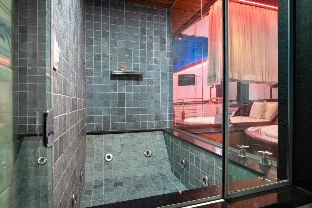 Quarto com Hidromassagem Motel Fantasy 5 BH