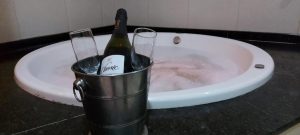 Top's Motel Jacareí (Adult Only) com Hidro no Quarto